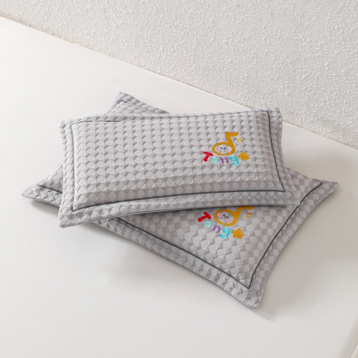 91家纺网 家纺一手货源 找家纺 织布人 2026新款枕芯夏季凉感可拆洗幼儿园儿童枕头学生宿舍专用枕套+枕芯 音乐凉感豆儿童枕-灰色