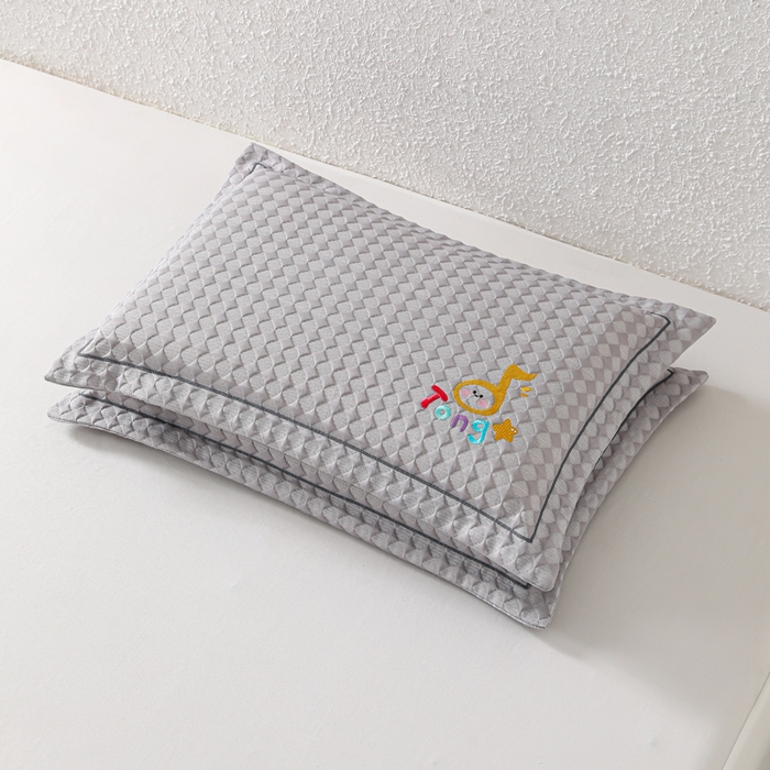 91家纺网 家纺一手货源 找家纺 织布人 2026新款枕芯夏季凉感可拆洗幼儿园儿童枕头学生宿舍专用枕套+枕芯 音乐凉感豆儿童枕-灰色