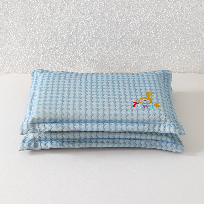 91家纺网 家纺一手货源 找家纺 织布人 2026新款枕芯夏季凉感可拆洗幼儿园儿童枕头学生宿舍专用枕套+枕芯 音乐凉感豆儿童枕-蓝色