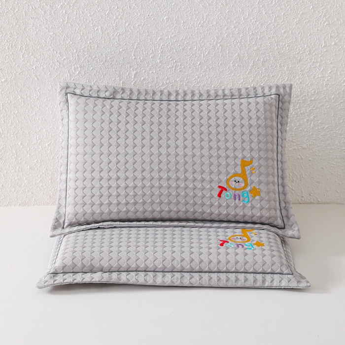 91家纺网 家纺一手货源 找家纺 织布人 2026新款枕芯夏季凉感可拆洗幼儿园儿童枕头学生宿舍专用枕套+枕芯 音乐凉感豆儿童枕-灰色