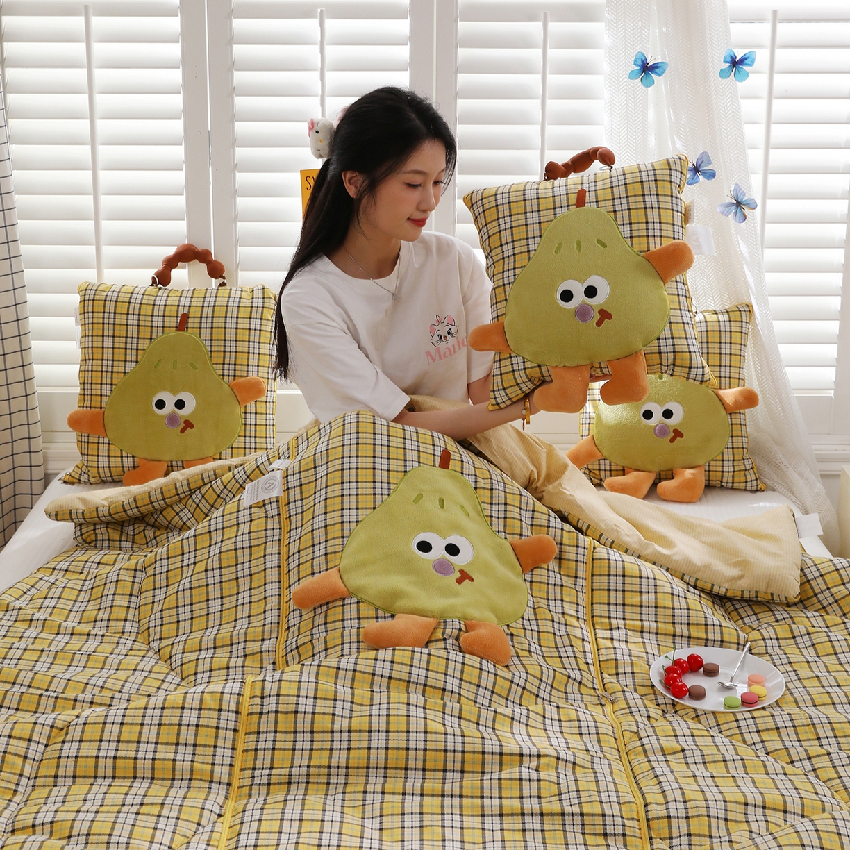 91家纺网 家纺一手货源 找家纺 （总）照世家纺 2026新款多功能手提式抱枕被-梨想成真