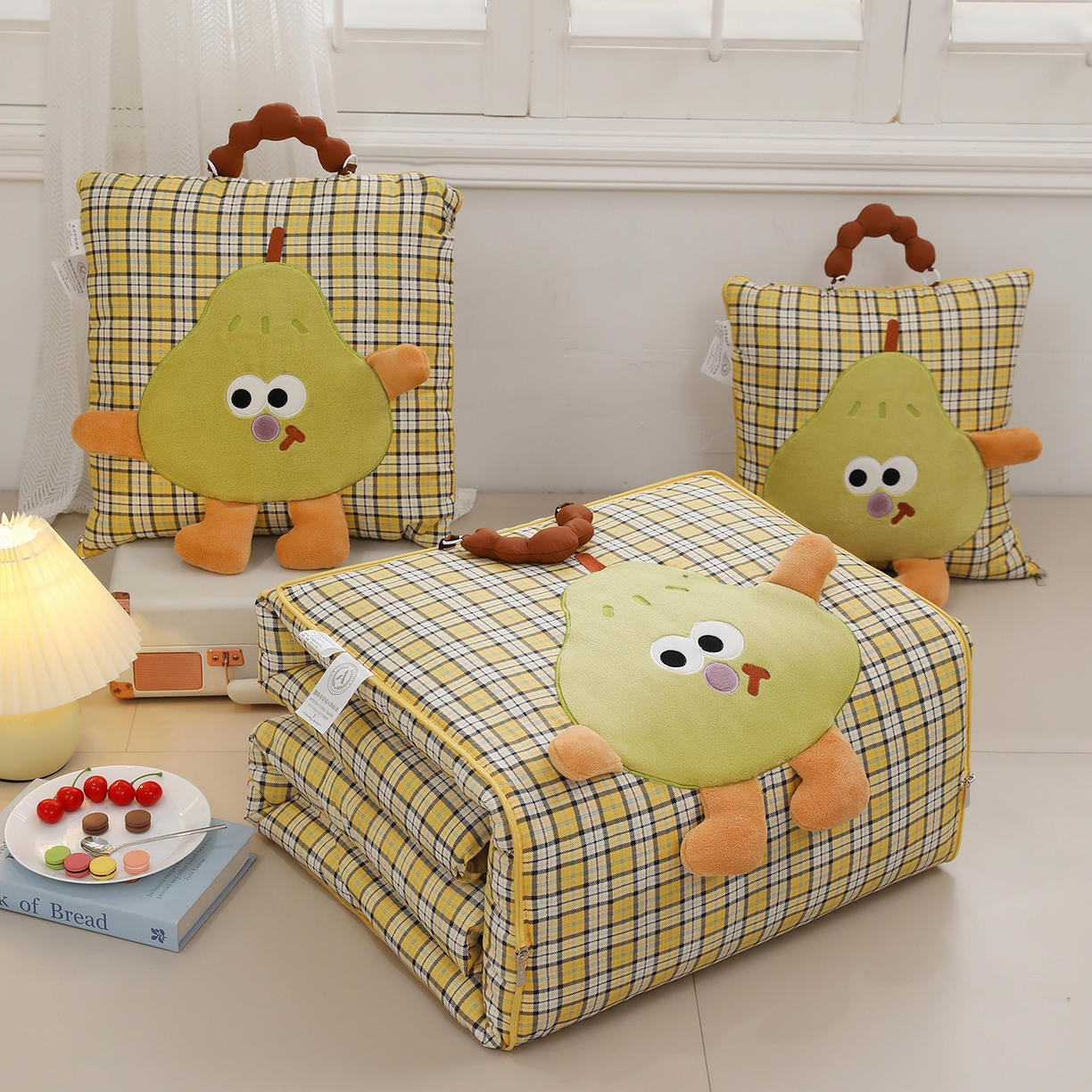 照世家纺 2026新款多功能手提式抱枕被-梨想成真 和熙