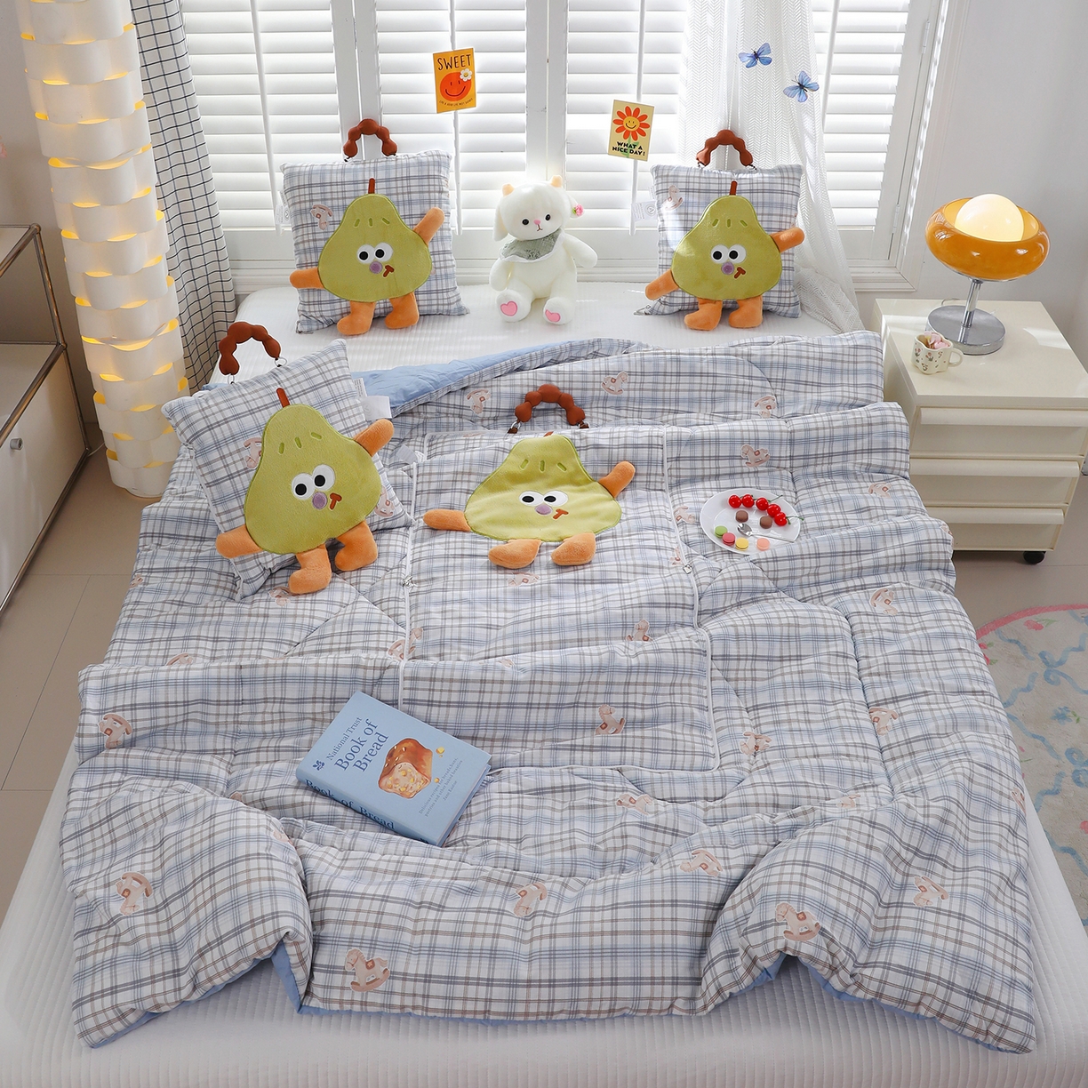 91家纺网 家纺一手货源 找家纺 照世家纺 2026新款多功能手提式抱枕被-梨想成真 木马格