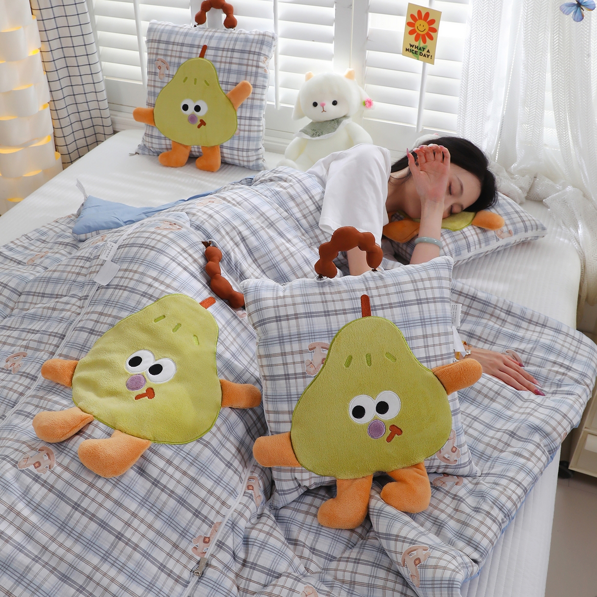 91家纺网 家纺一手货源 找家纺 照世家纺 2026新款多功能手提式抱枕被-梨想成真 木马格