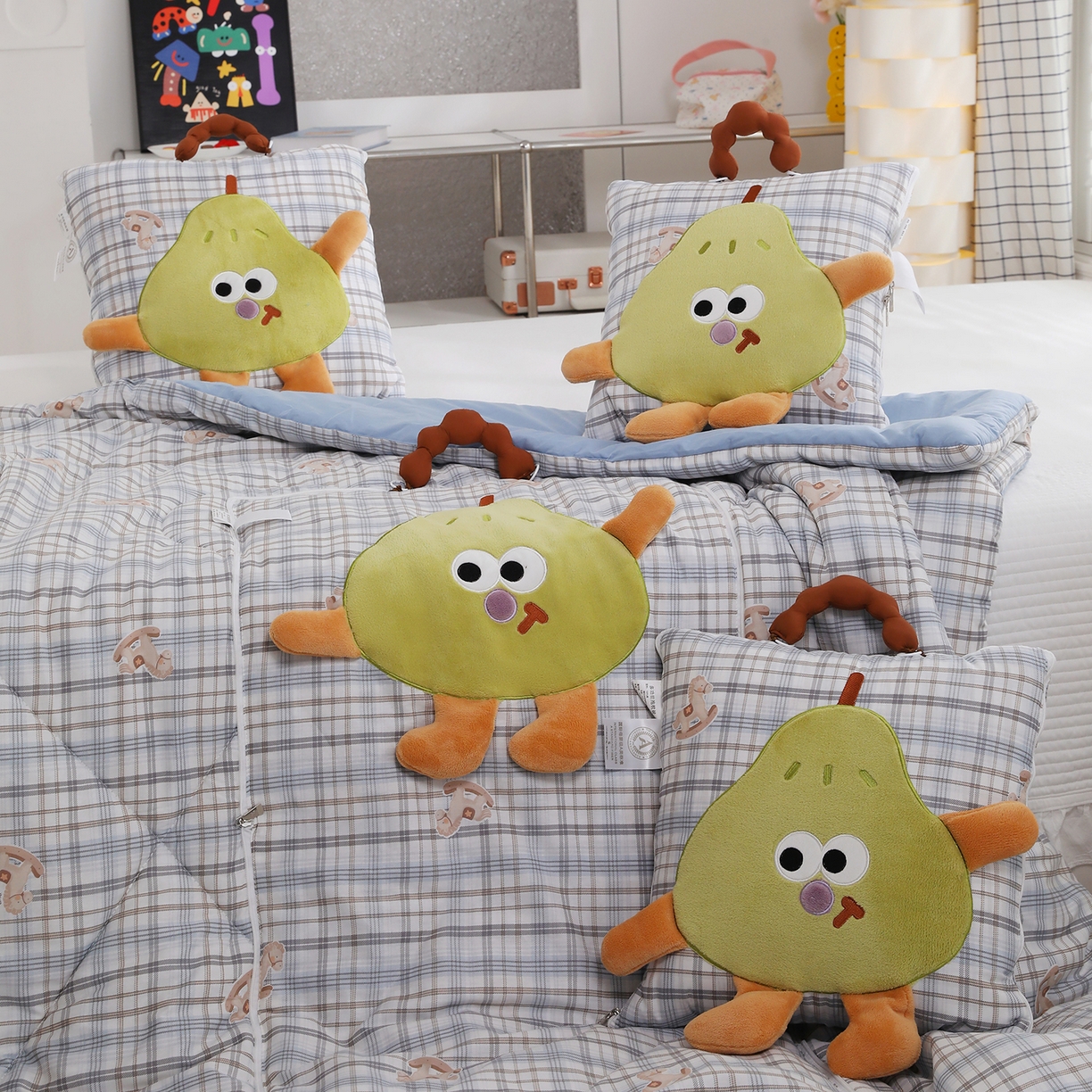 91家纺网 家纺一手货源 找家纺 照世家纺 2026新款多功能手提式抱枕被-梨想成真 木马格