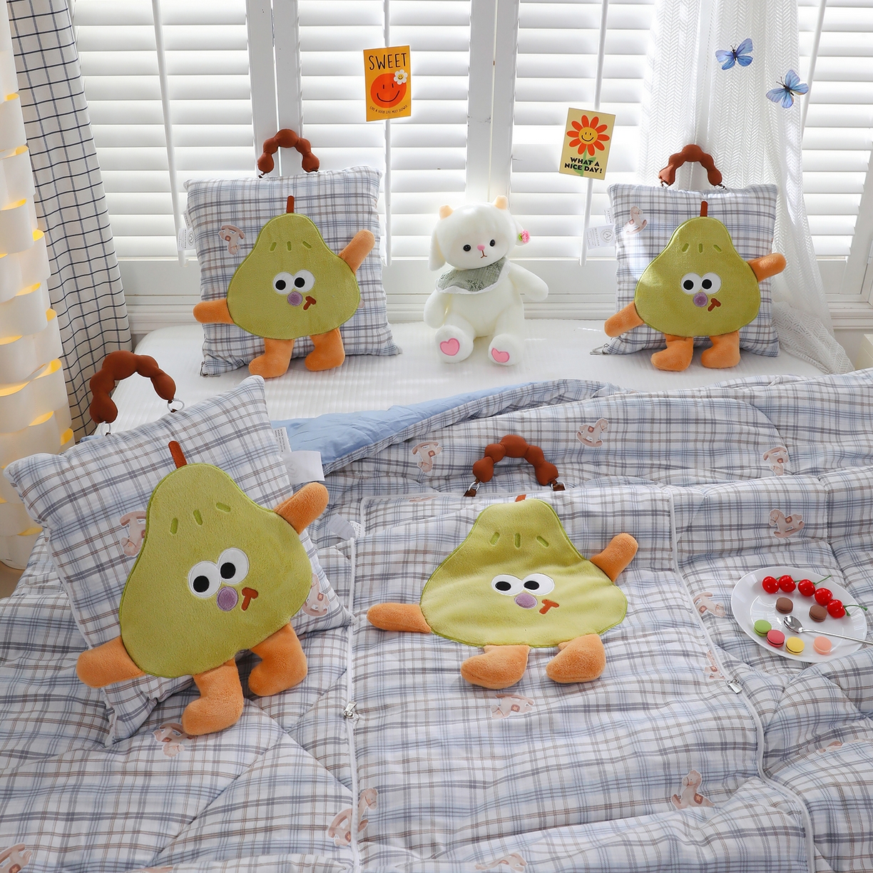 91家纺网 家纺一手货源 找家纺 照世家纺 2026新款多功能手提式抱枕被-梨想成真 木马格