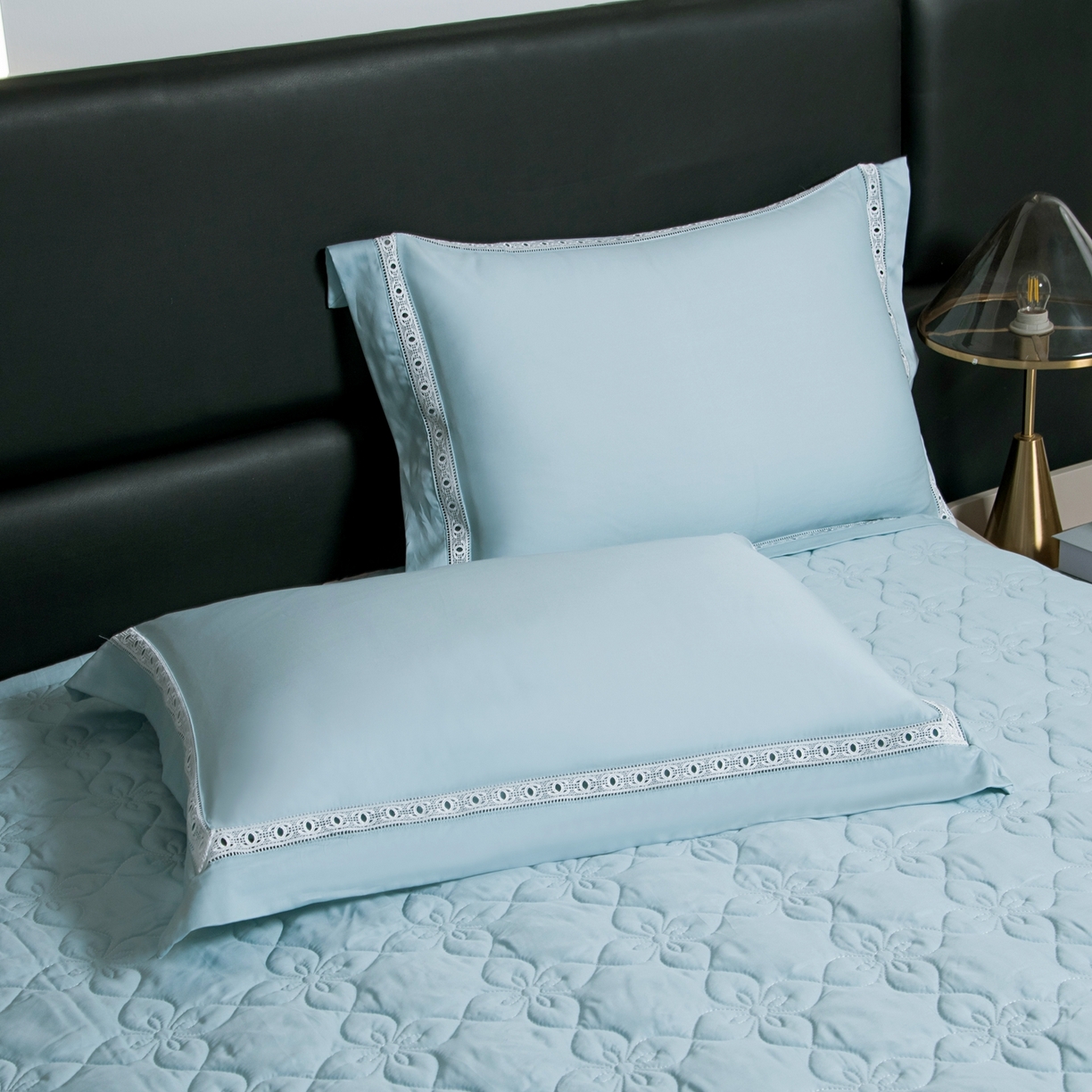 91家纺网 家纺一手货源 找家纺 三俏家纺 2026新款60支兰精天丝A类镂空床盖款夏被四件套纯色20％大豆蛋白【包质检】 海盐蓝