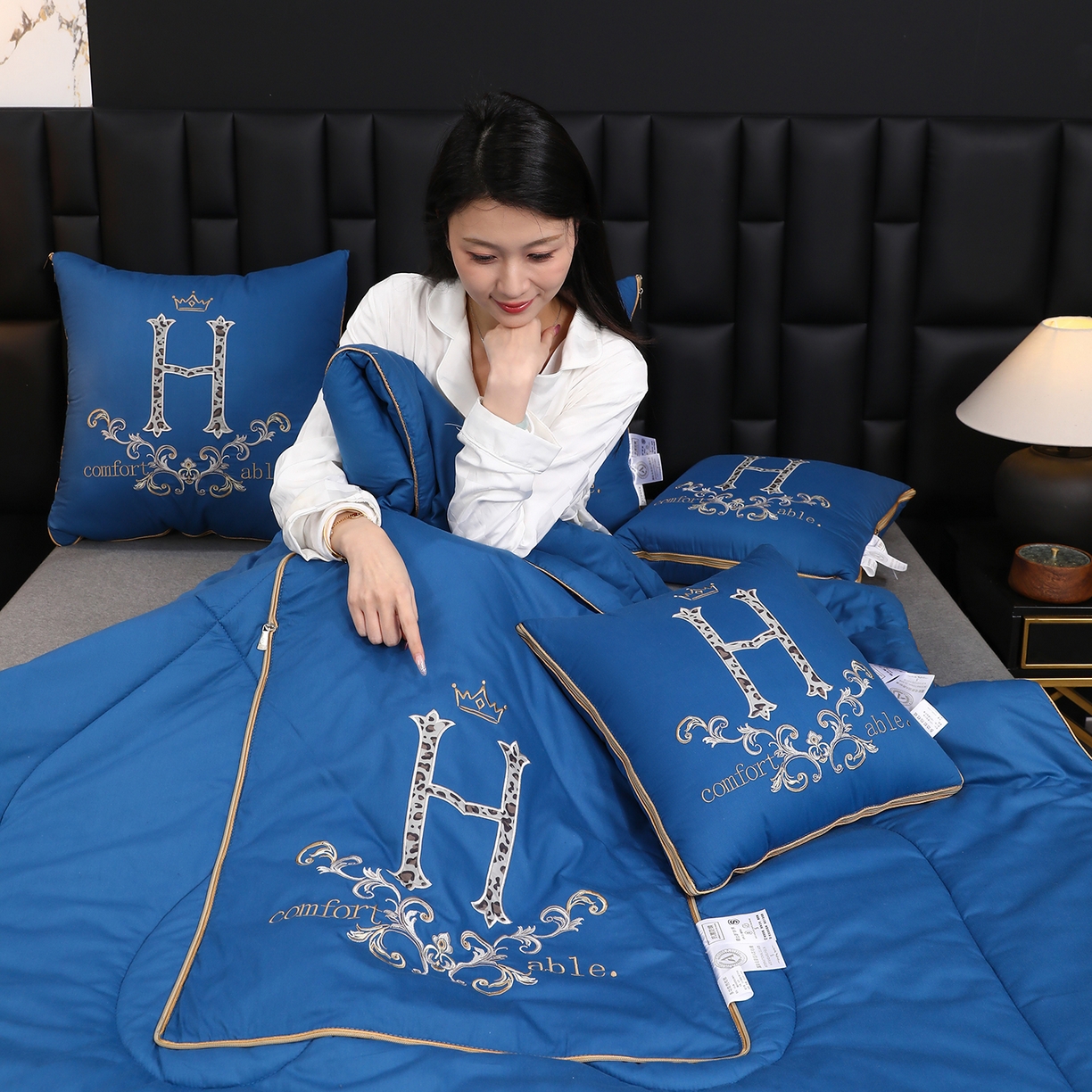 91家纺网 家纺一手货源 找家纺 （总）照世家纺 2026新款全棉安逸H款抱枕被