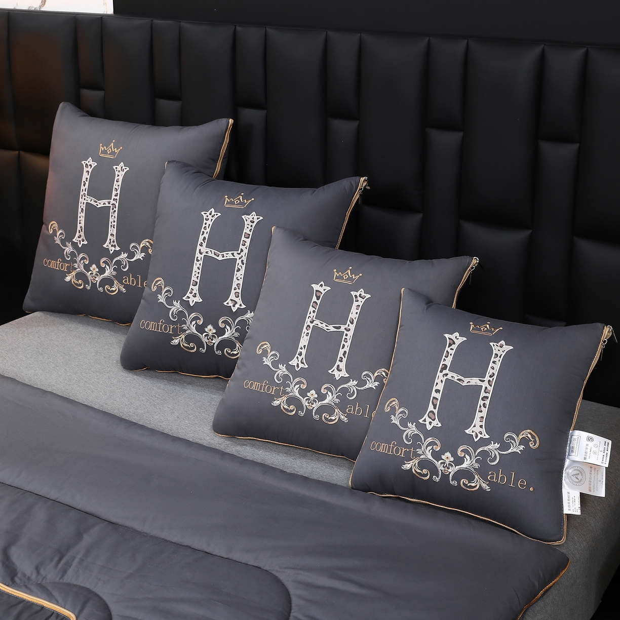 91家纺网 家纺一手货源 找家纺 照世家纺 2026新款全棉安逸H款抱枕被 深灰