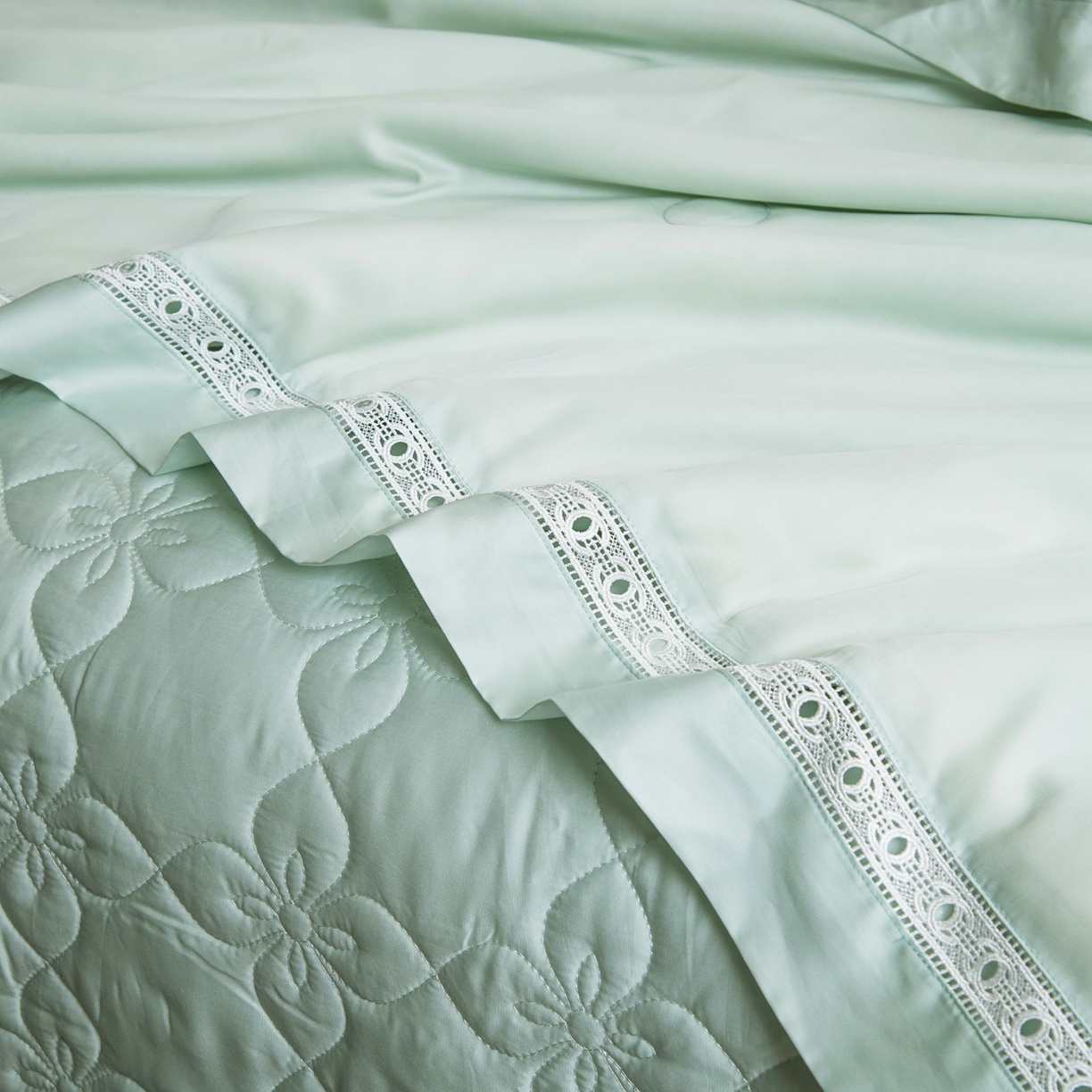 91家纺网 家纺一手货源 找家纺 三俏家纺 2026新款60支兰精天丝A类镂空床盖款夏被四件套纯色20％大豆蛋白【包质检】 薄荷绿