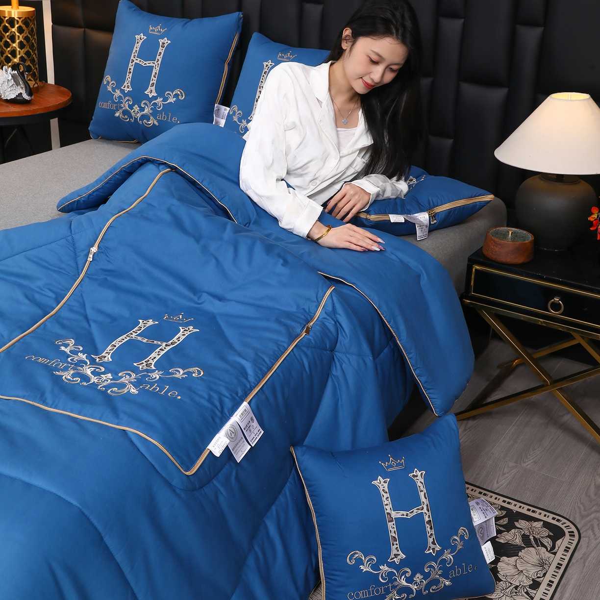 91家纺网 家纺一手货源 找家纺 （总）照世家纺 2026新款全棉安逸H款抱枕被