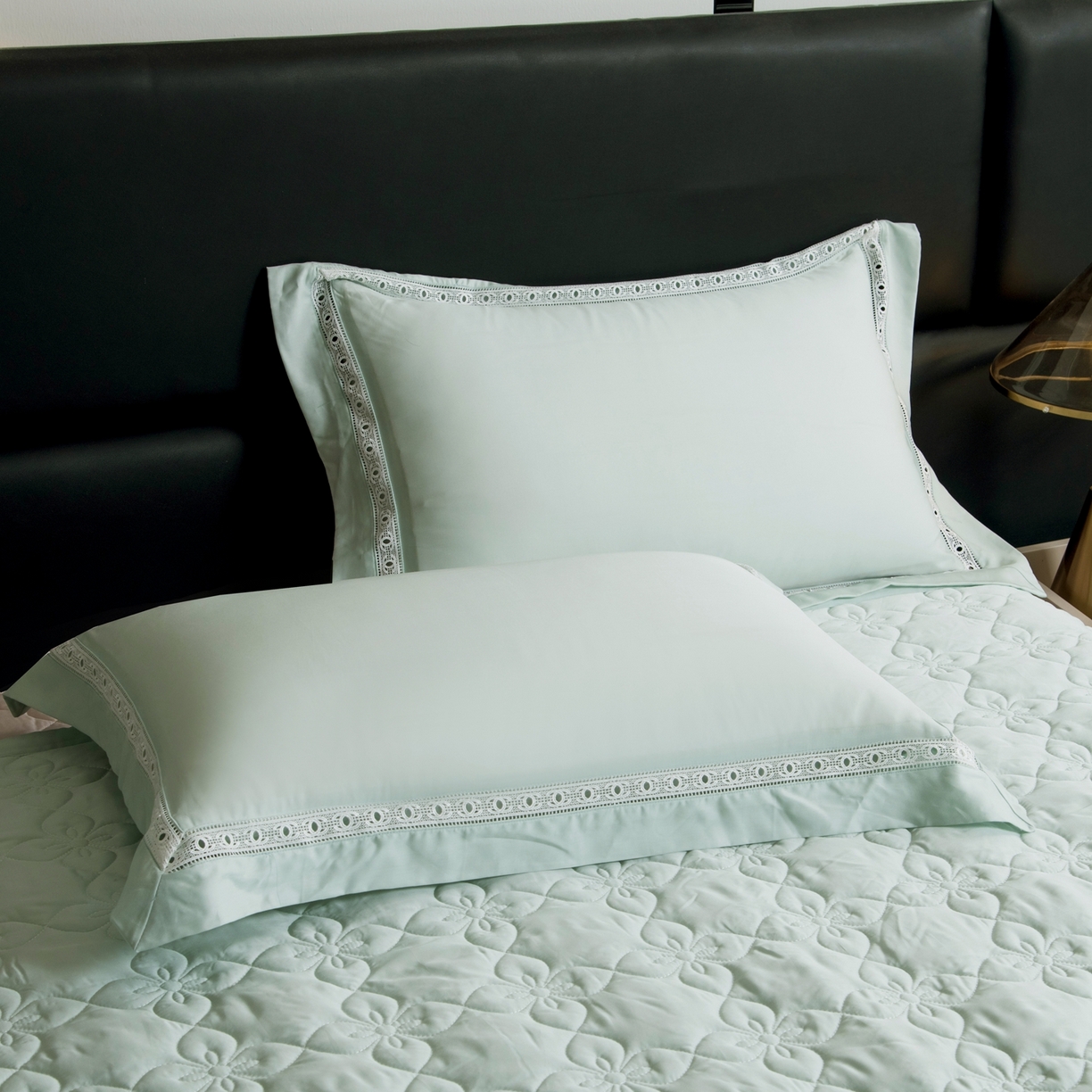 91家纺网 家纺一手货源 找家纺 三俏家纺 2026新款60支兰精天丝A类镂空床盖款夏被四件套纯色20％大豆蛋白【包质检】 薄荷绿