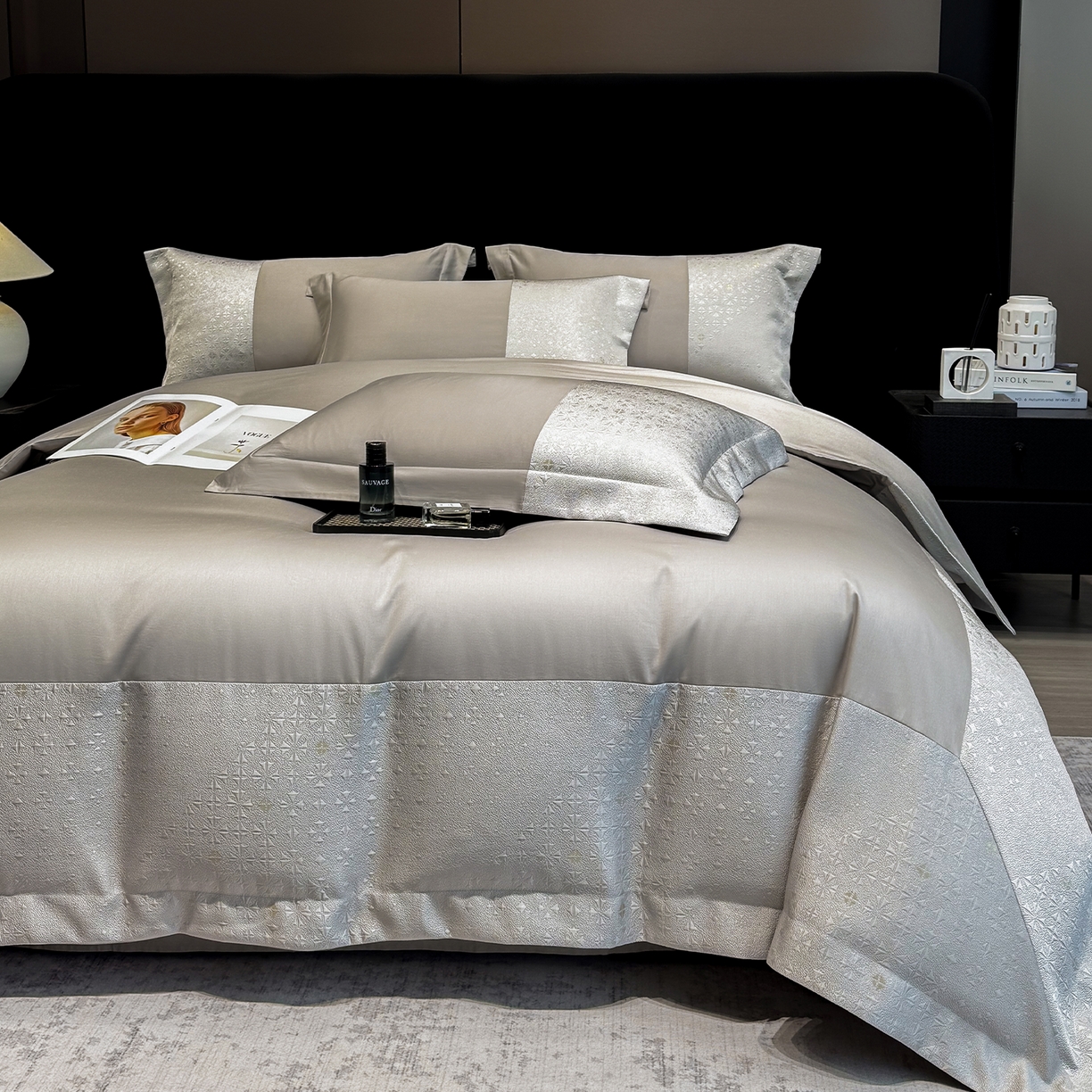 91家纺网 家纺一手货源 找家纺 奥汀洛家纺 2026新款纯棉长绒棉大拼角厚织提花四件套 伊森-绅士灰