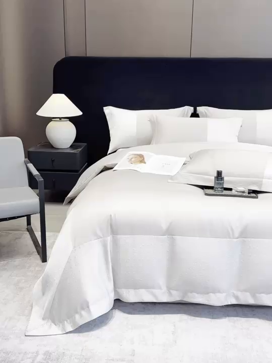 91家纺网 家纺一手货源 找家纺 奥汀洛家纺 2026新款纯棉长绒棉大拼角厚织提花四件套 伊森-绅士灰