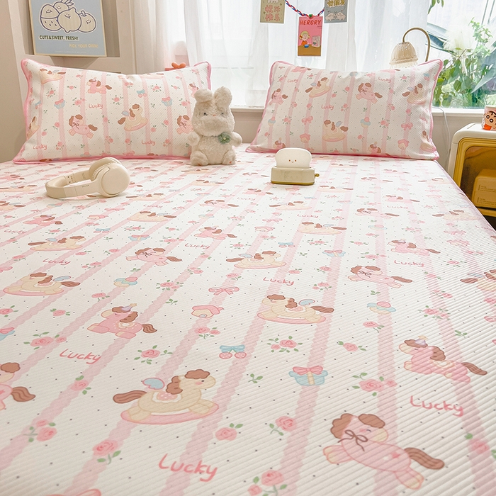 91家纺网 家纺一手货源 找家纺 莱米家纺 2026新款斜纹凉感床笠冰豆豆系列 彩色木马