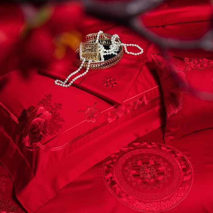 91家纺网 家纺一手货源 找家纺 蒂爵 2026年重绣性价比款长绒棉提花全棉纯棉绣花婚庆四件套多件套大红色刺绣结床上用品 海韵丹姿红