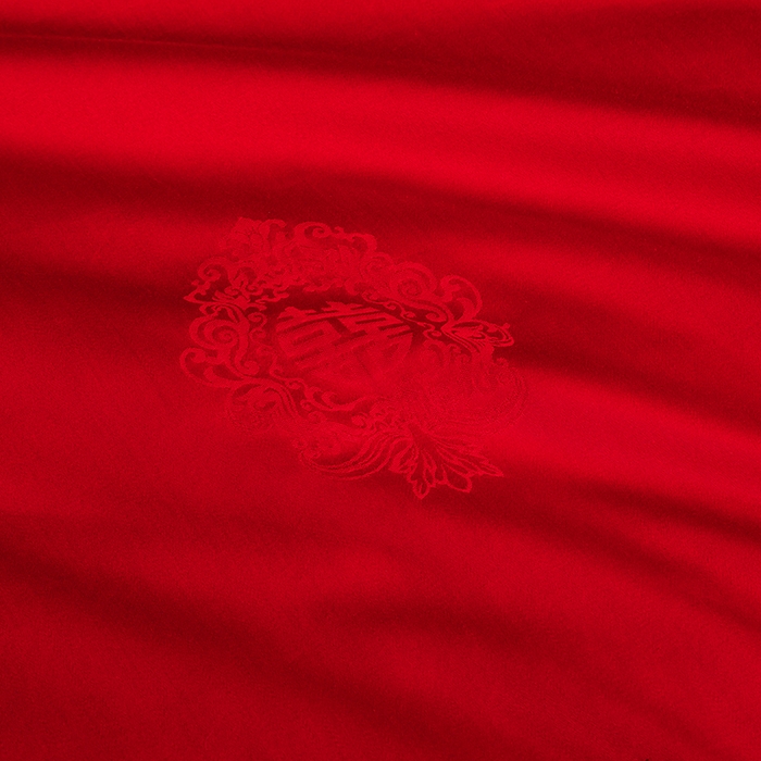 91家纺网 家纺一手货源 找家纺 蒂爵 2026年重绣性价比款长绒棉提花全棉纯棉绣花婚庆四件套多件套大红色刺绣结床上用品 喜传祥瑞