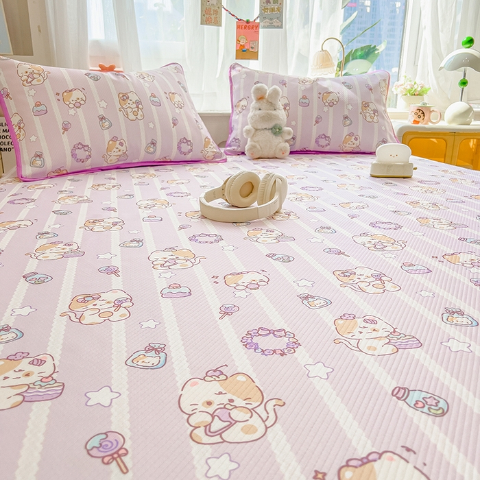 91家纺网 家纺一手货源 找家纺 莱米家纺 2026新款斜纹凉感床笠冰豆豆系列 猫猫宴会