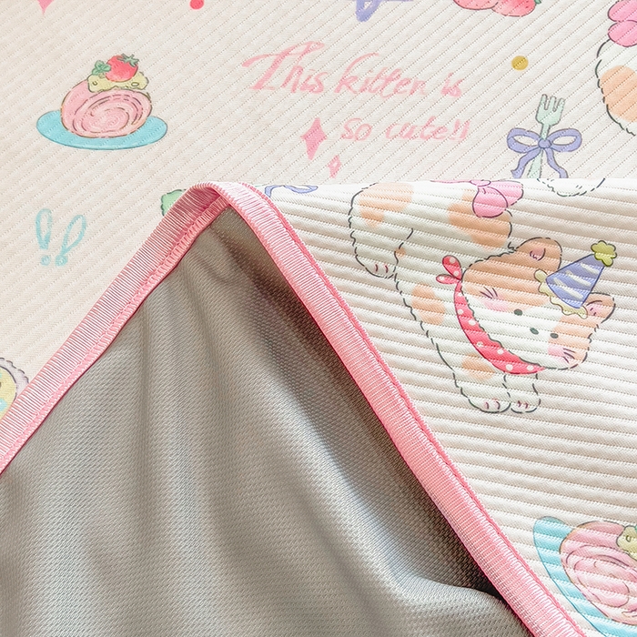 91家纺网 家纺一手货源 找家纺 莱米家纺 2026新款斜纹凉感床笠冰豆豆系列 猫咪乐园