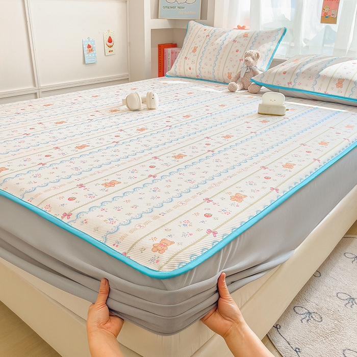 91家纺网 家纺一手货源 找家纺 莱米家纺 2026新款斜纹凉感床笠冰豆豆系列 条纹小熊