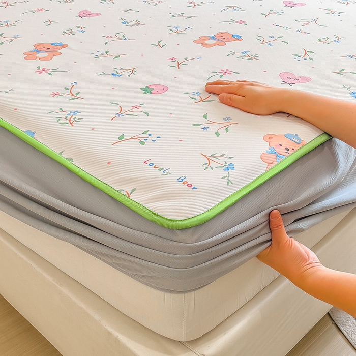 91家纺网 家纺一手货源 找家纺 莱米家纺 2026新款斜纹凉感床笠冰豆豆系列 叶子小熊