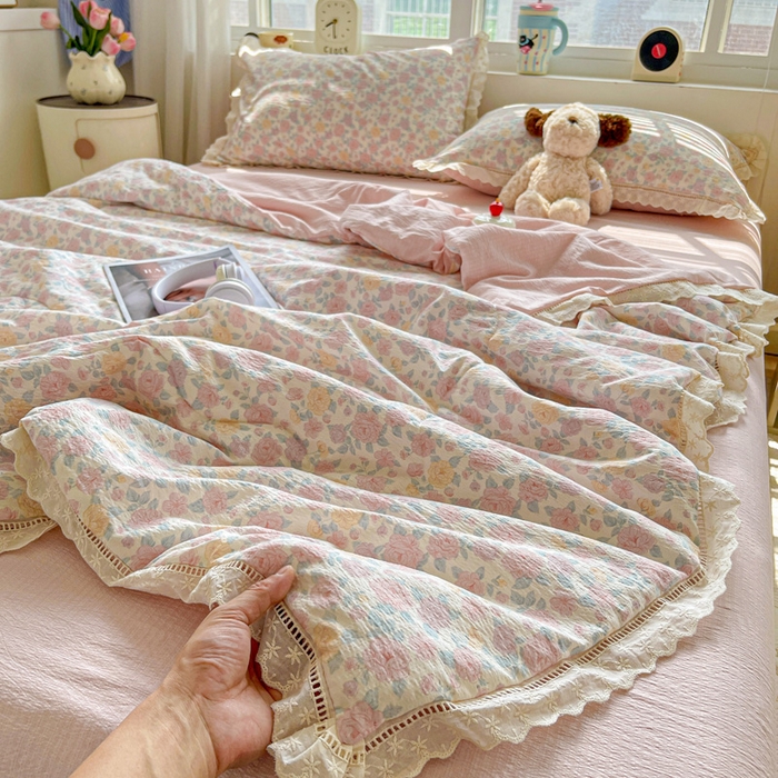 91家纺网 家纺一手货源 找家纺 （总）梦纤绒 2026新款云感皱皱纱花边款夏被夏凉被空调被四件套