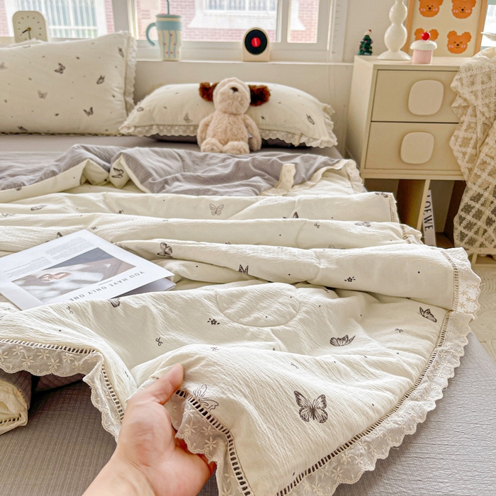 91家纺网 家纺一手货源 找家纺 （总）梦纤绒 2026新款云感皱皱纱花边款夏被夏凉被空调被四件套