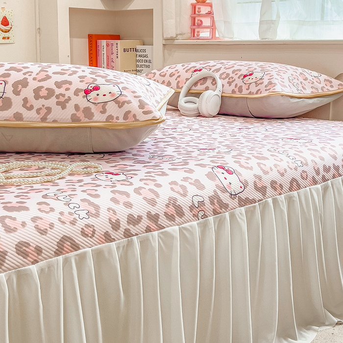 91家纺网 家纺一手货源 找家纺 莱米家纺 2026新款斜纹凉感床裙冰豆豆系列 豹纹小猫