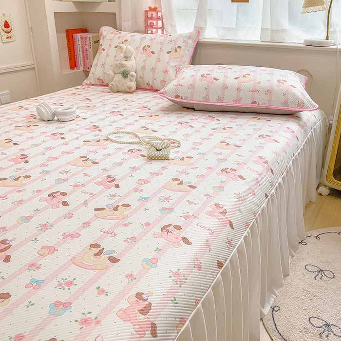 91家纺网 家纺一手货源 找家纺 莱米家纺 2026新款斜纹凉感床裙冰豆豆系列 彩色木马