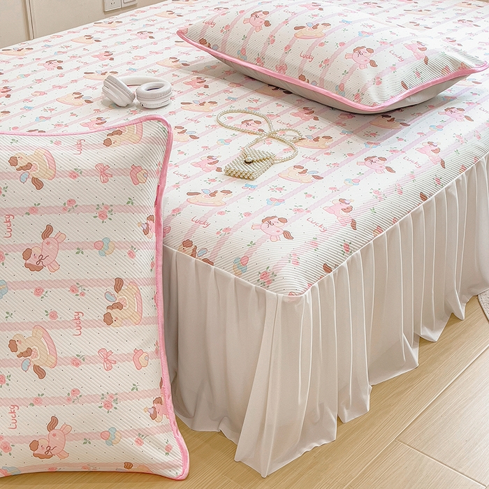 91家纺网 家纺一手货源 找家纺 莱米家纺 2026新款斜纹凉感床裙冰豆豆系列 彩色木马