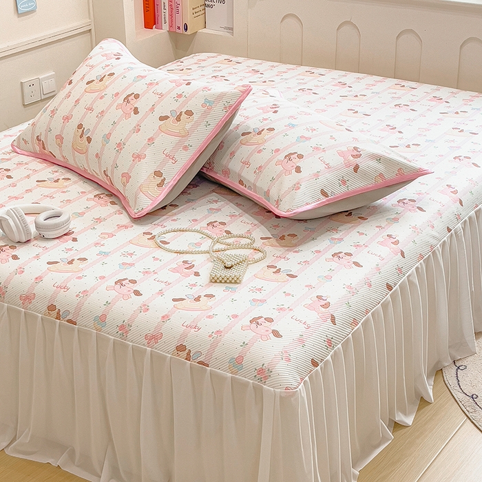 91家纺网 家纺一手货源 找家纺 莱米家纺 2026新款斜纹凉感床裙冰豆豆系列 彩色木马