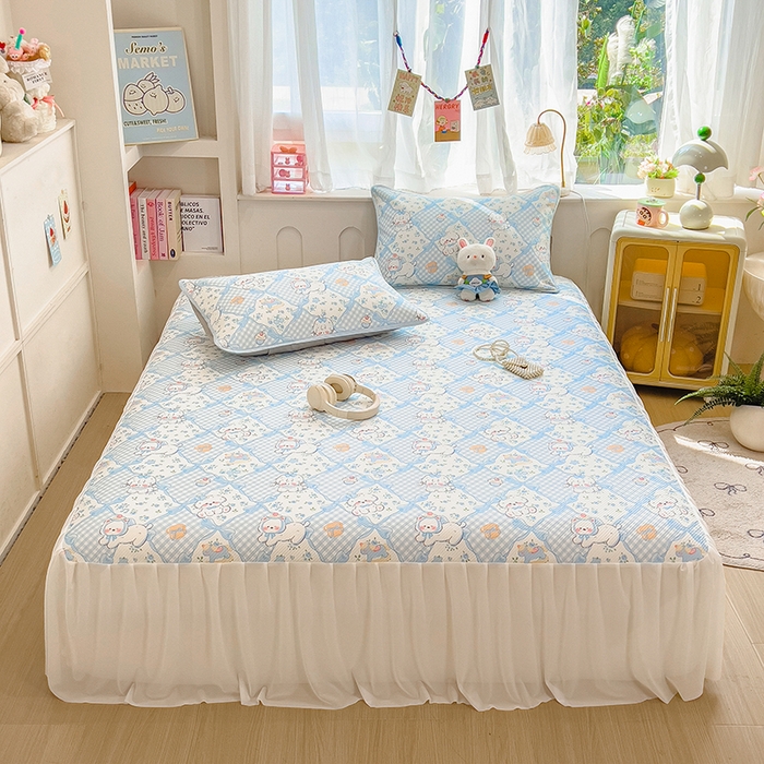 91家纺网 家纺一手货源 找家纺 莱米家纺 2026新款斜纹凉感床裙冰豆豆系列 蓝格小狗