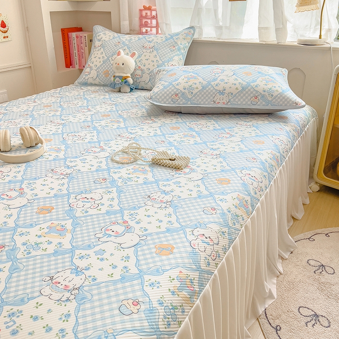 91家纺网 家纺一手货源 找家纺 莱米家纺 2026新款斜纹凉感床裙冰豆豆系列 蓝格小狗