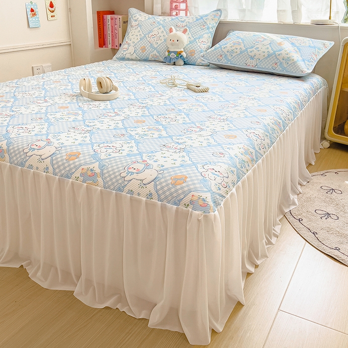 91家纺网 家纺一手货源 找家纺 莱米家纺 2026新款斜纹凉感床裙冰豆豆系列 蓝格小狗