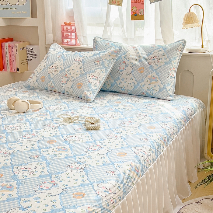 91家纺网 家纺一手货源 找家纺 莱米家纺 2026新款斜纹凉感床裙冰豆豆系列 蓝格小狗