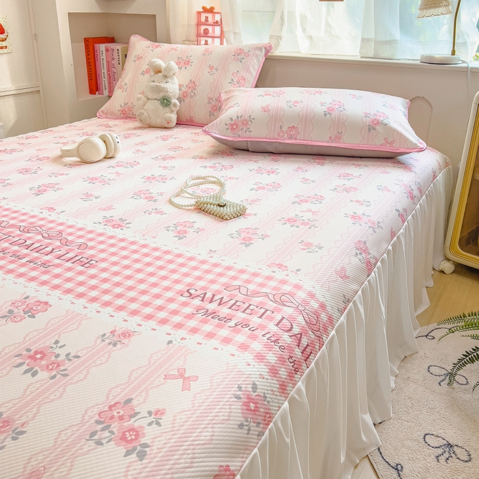 91家纺网 家纺一手货源 找家纺 莱米家纺 2026新款斜纹凉感床裙冰豆豆系列 浪漫花语