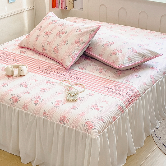 91家纺网 家纺一手货源 找家纺 莱米家纺 2026新款斜纹凉感床裙冰豆豆系列 浪漫花语