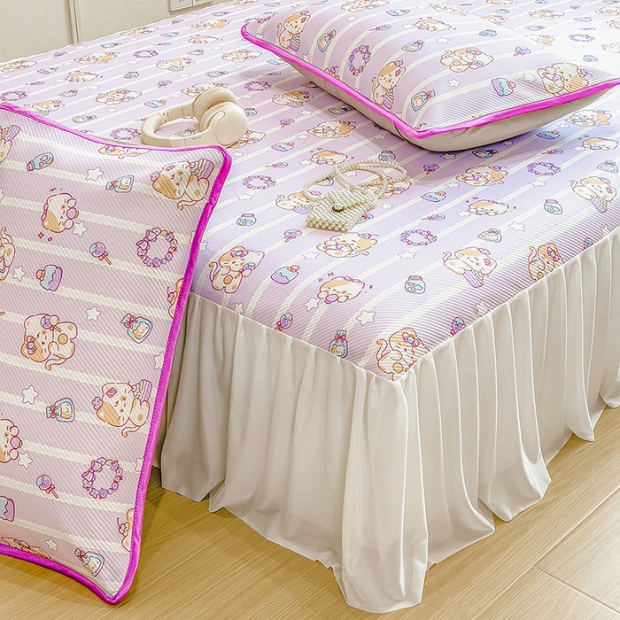 91家纺网 家纺一手货源 找家纺 莱米家纺 2026新款斜纹凉感床裙冰豆豆系列 猫猫宴会