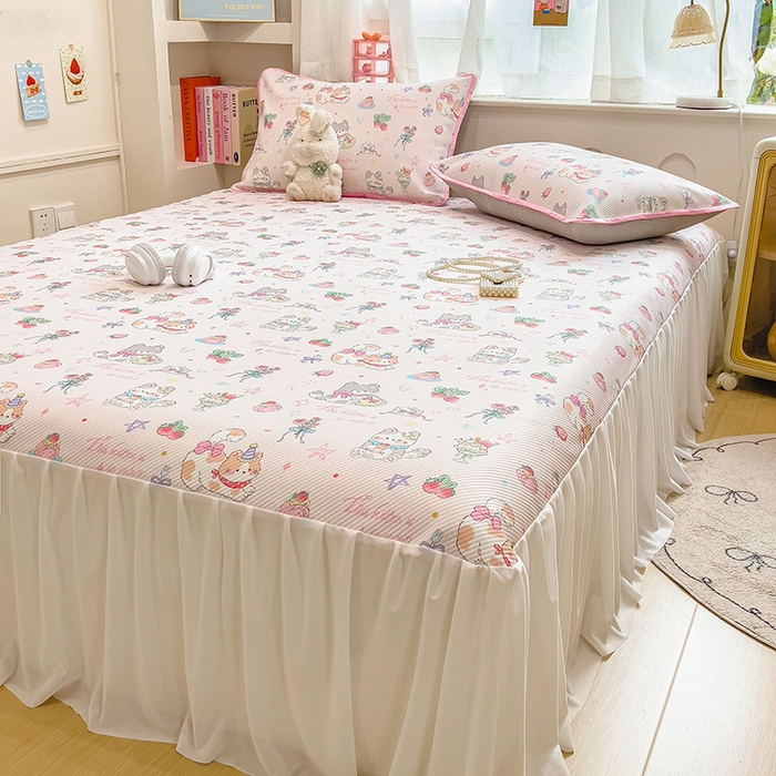 91家纺网 家纺一手货源 找家纺 莱米家纺 2026新款斜纹凉感床裙冰豆豆系列 猫咪乐园