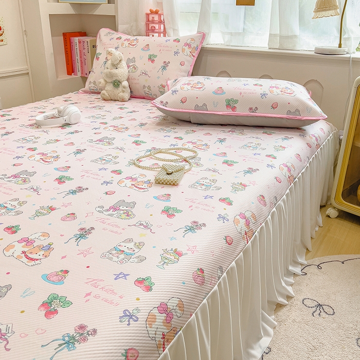 91家纺网 家纺一手货源 找家纺 莱米家纺 2026新款斜纹凉感床裙冰豆豆系列 猫咪乐园