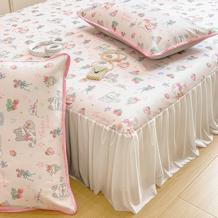 91家纺网 家纺一手货源 找家纺 莱米家纺 2026新款斜纹凉感床裙冰豆豆系列 猫咪乐园