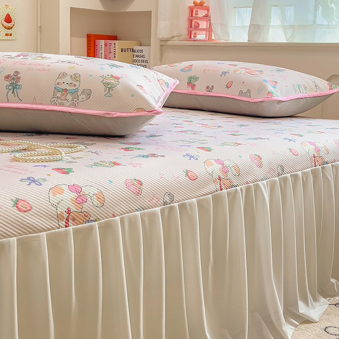 91家纺网 家纺一手货源 找家纺 莱米家纺 2026新款斜纹凉感床裙冰豆豆系列 猫咪乐园