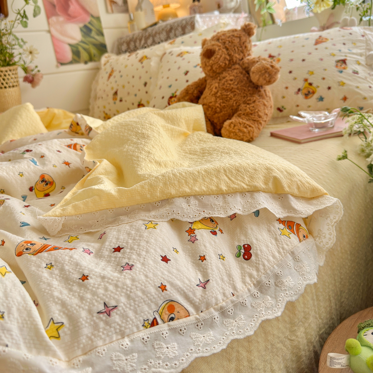 91家纺网 家纺一手货源 找家纺 初念 2026新款泡芙纱全花边夏被四件套 花笺-旧街星星