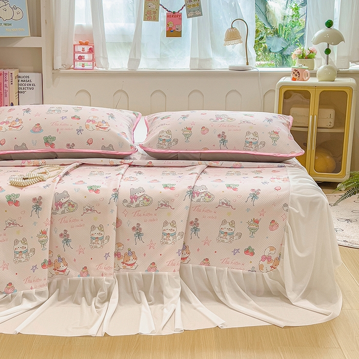 91家纺网 家纺一手货源 找家纺 莱米家纺 2026新款斜纹凉感床裙冰豆豆系列 猫咪乐园