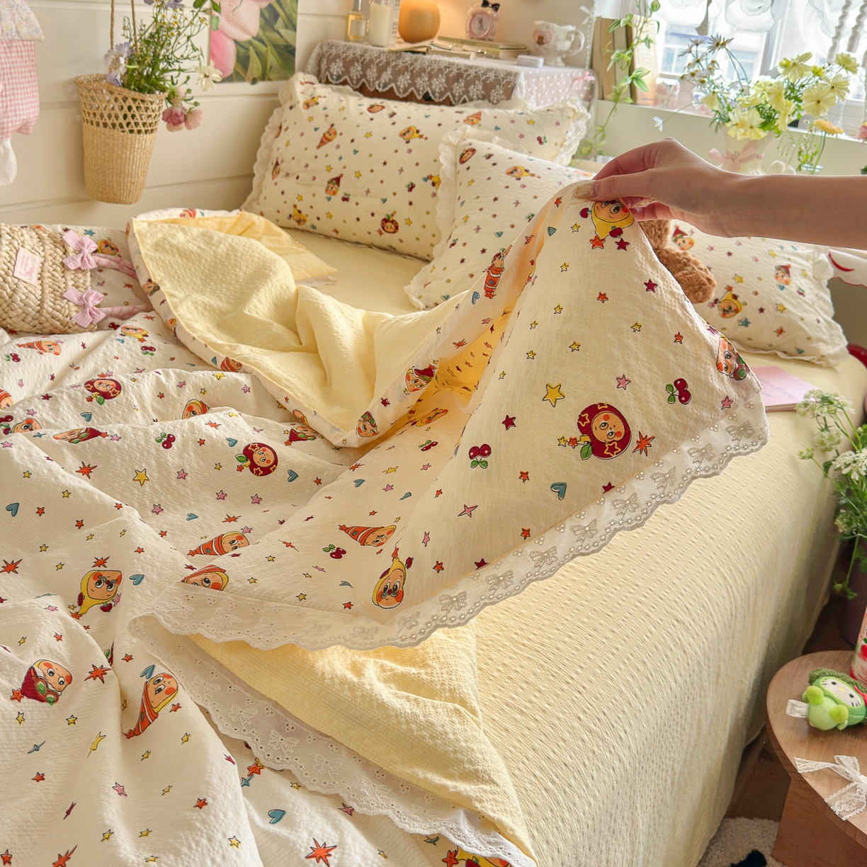 91家纺网 家纺一手货源 找家纺 初念 2026新款泡芙纱全花边夏被四件套 花笺-旧街星星