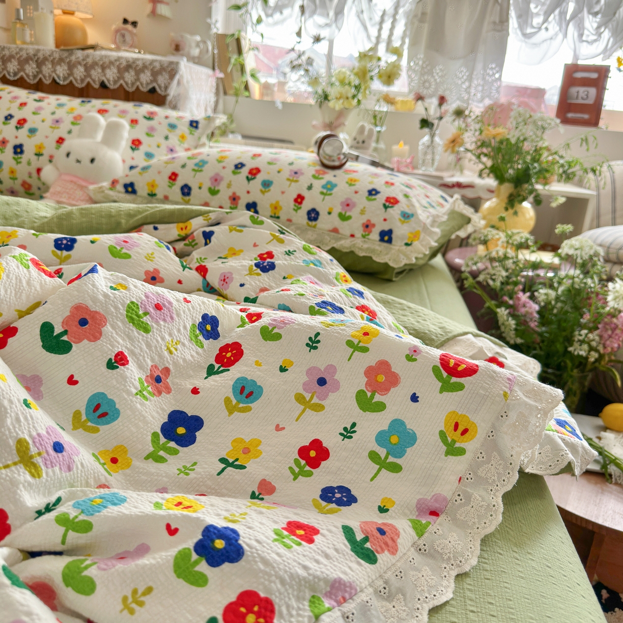 91家纺网 家纺一手货源 找家纺 初念 2026新款泡芙纱全花边夏被四件套 花笺-彩色花园