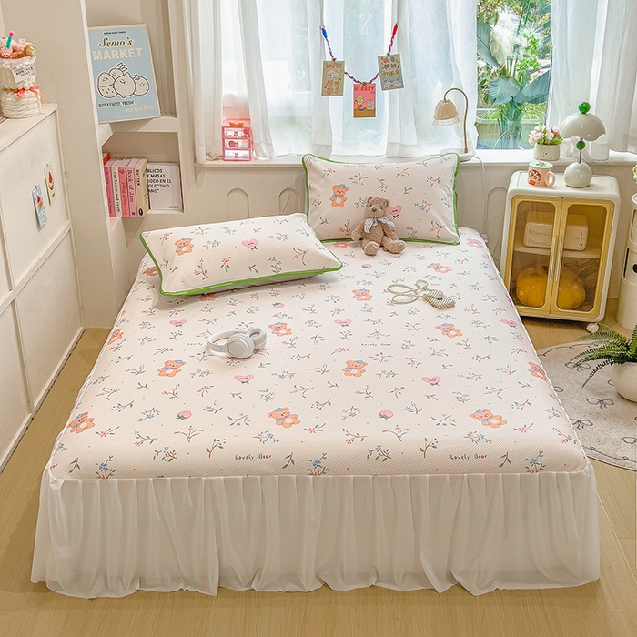 91家纺网 家纺一手货源 找家纺 莱米家纺 2026新款斜纹凉感床裙冰豆豆系列 叶子小熊