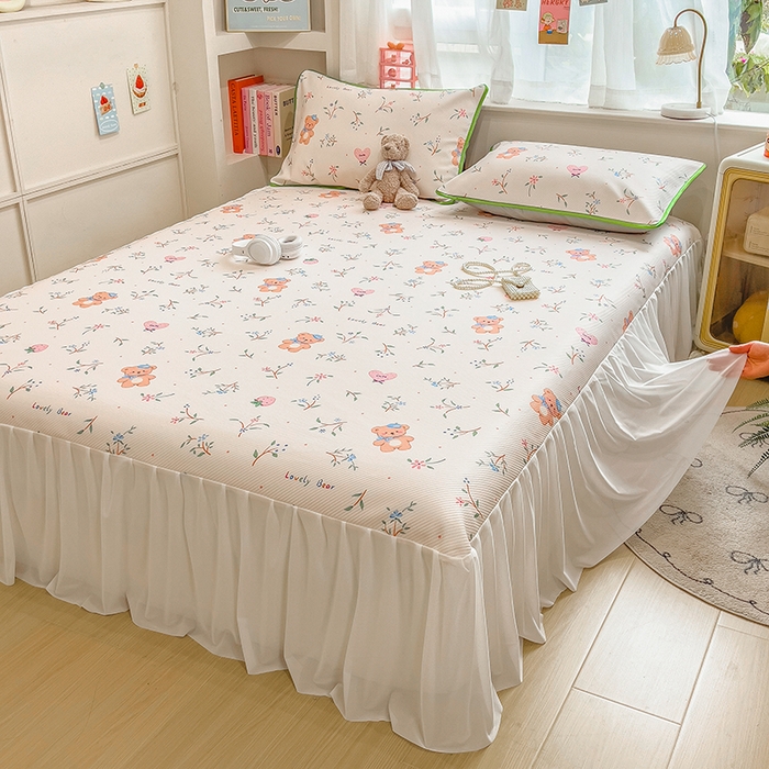 91家纺网 家纺一手货源 找家纺 莱米家纺 2026新款斜纹凉感床裙冰豆豆系列 叶子小熊