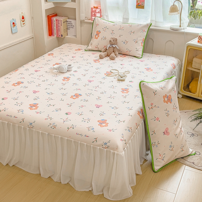 91家纺网 家纺一手货源 找家纺 莱米家纺 2026新款斜纹凉感床裙冰豆豆系列 叶子小熊