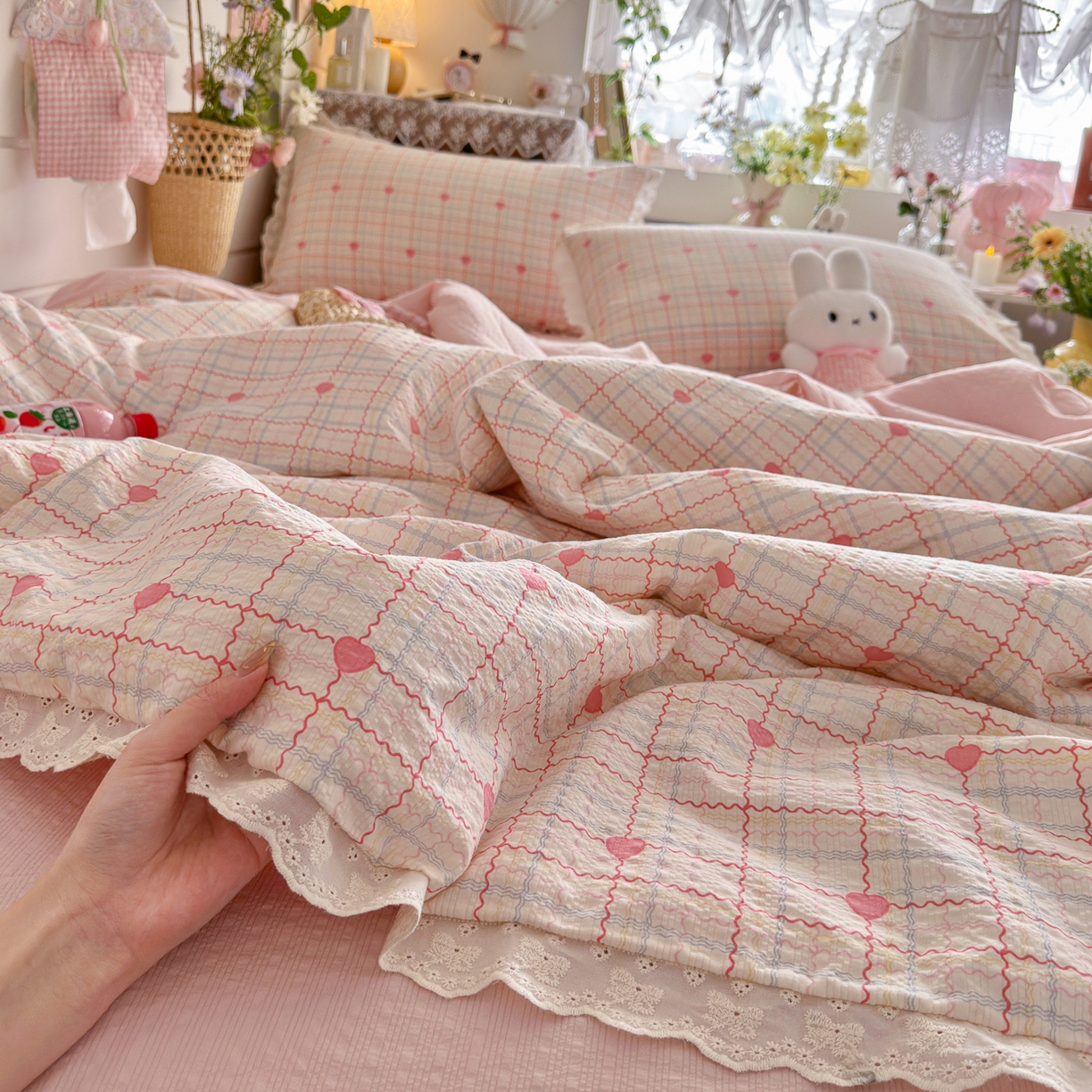 91家纺网 家纺一手货源 找家纺 初念 2026新款泡芙纱全花边夏被四件套 花笺-格格心